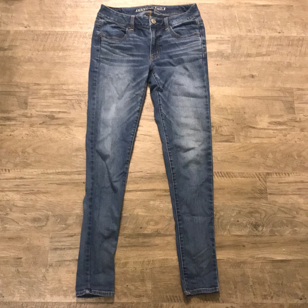 American Eagle • Super Stretch Jeans Size 6 Long